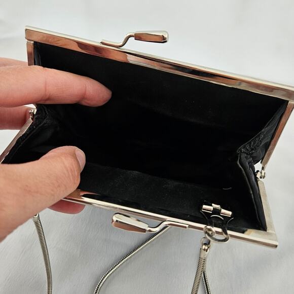 Valerie Stevens Black Floral Embroidered Crossbody Clutch Retro Whimsigoth 90s - Picture 3 of 7